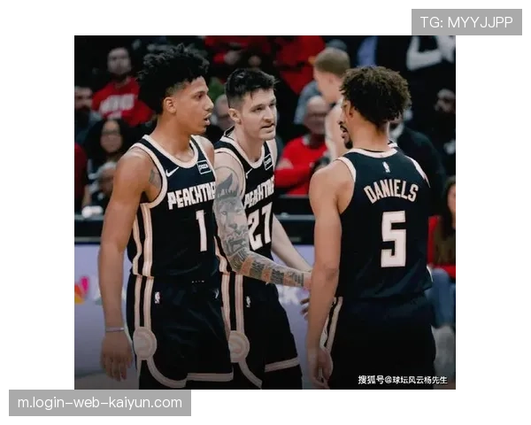 老鹰131-113逆转雄鹿迎五连胜 沃克23分带队下半场发力